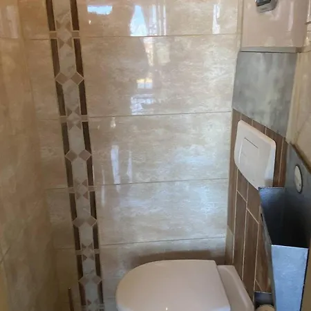 Appartamento Idéal à 100m De La Avec Parking Sécurisé - Fr-1-782-71 *