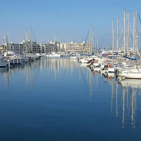 Apartment Ideal A 100m De La Avec Parking Securise - Fr-1-782-71 *